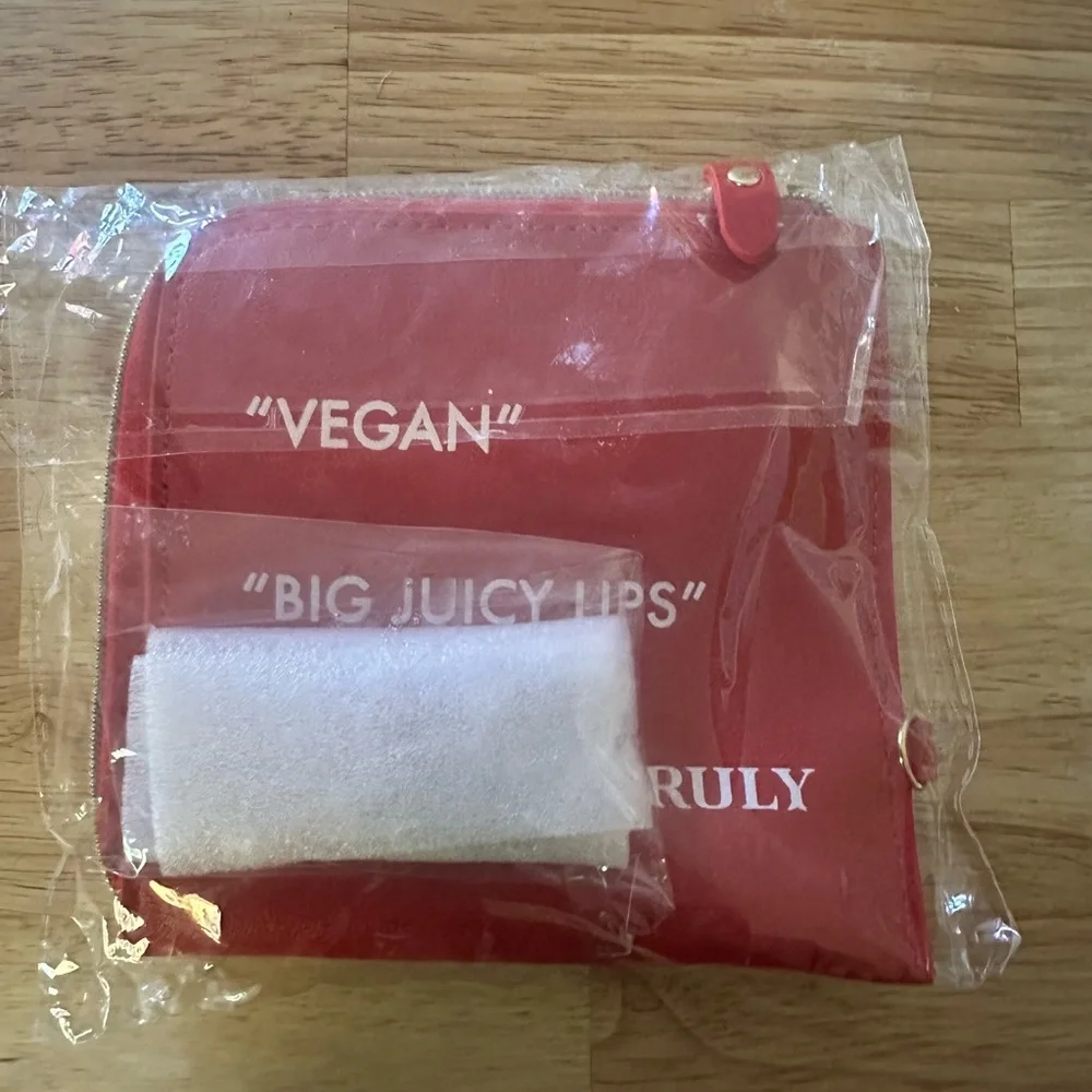 💙 4/$20 Truly GLOAT Cosmetics Bag - BAG ONLY